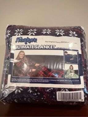 Ultimate Slanket Fleece Blanket with Sleeves Fair Isle Snowflake Print NIP